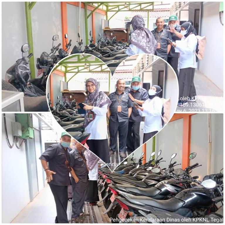 Checking Service Vehicles by Tegal KPKNL Goods Appraiser